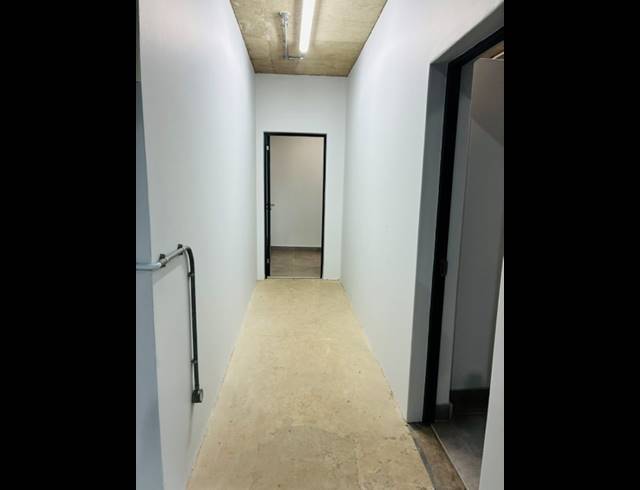 561M² WAREHOUSE TO LET IN GLEN ANIL
